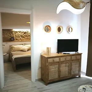 Amelia Apts & Pensión